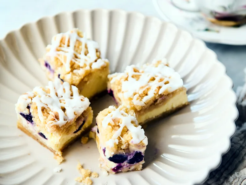 Lemon-Blueberry Cheesecake Bars with Crumb Topping