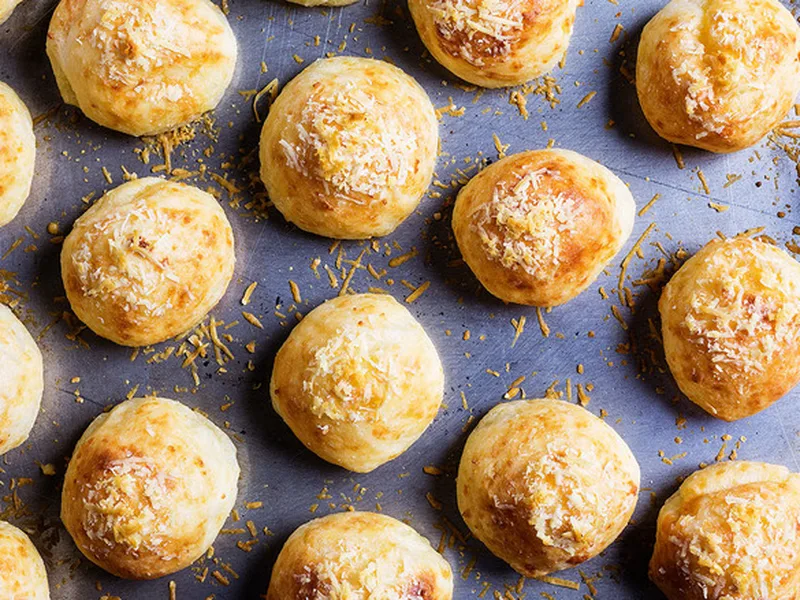 Crispy Cheese Puffs with Tapioca Flour