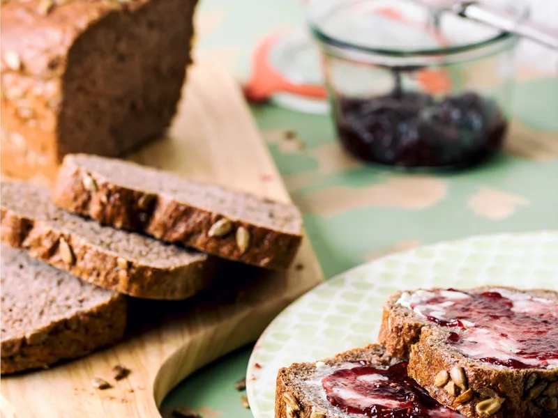 Crunchy Nut Whole Wheat Bread with Sunflower Seeds