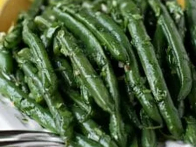 Marinated Green Beans with Fresh Cilantro and Garlic