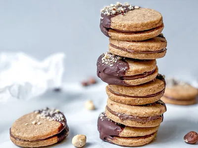 Toasted Hazelnut Nutella Sandwich Cookies